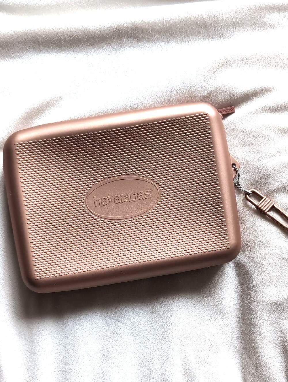 Havaianas Water Resistant Wristlet Zipper Bag Silicone Rose Gold Clutch